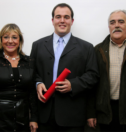 Ander during his graduation in 2007 with his parents