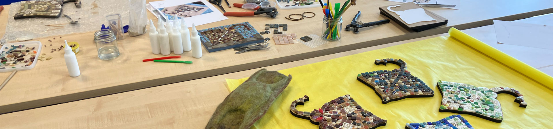 Mosaic making course using a flapper skate as inspiration