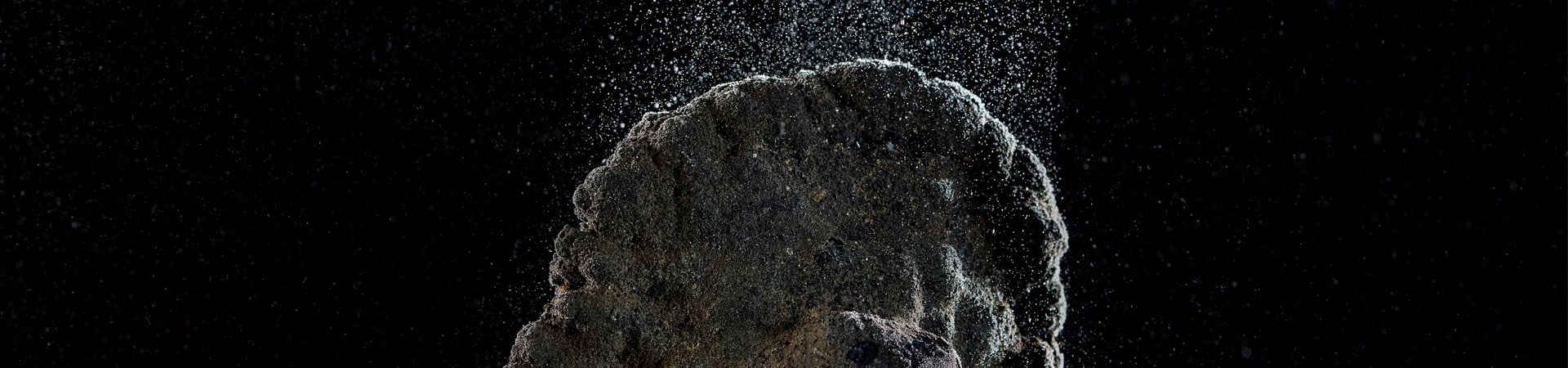 image of polymetallic nodule 'fizzing' oxygen and hydrogen