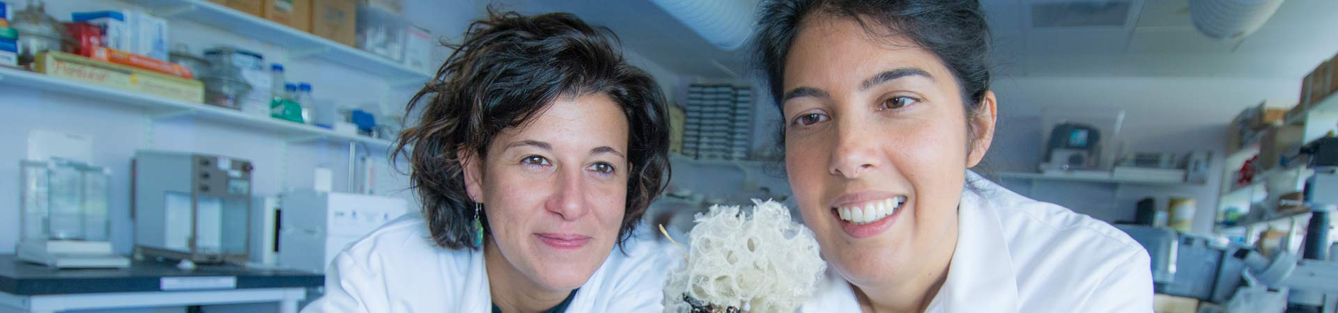 Deep-sea ecologist Dr Bhavani Narayanaswamy looks at cold-water corals with PostDoc Dr Natalia Serpetti.