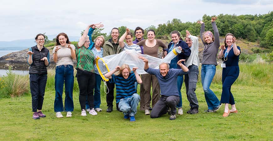 We share our Ocean knowledge, understanding, enthusiasm and concerns with our many communities and collaborate widely to grow Ocean literacy in society.